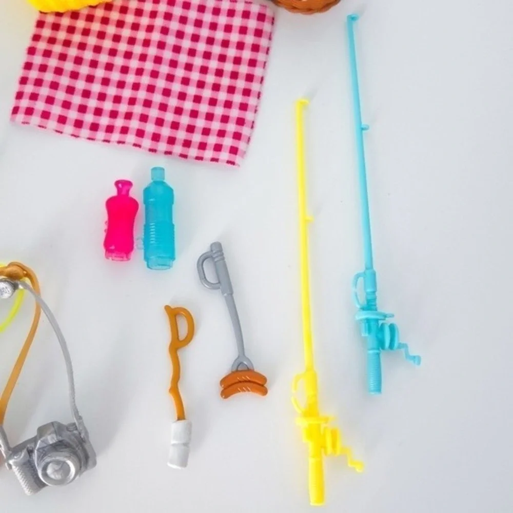Barbie Puppy Picnic Camping Fun Doll Accessories Set- Bobble Head Dog,‎ Fishing